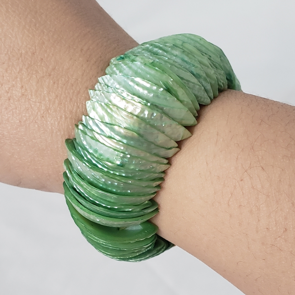 Beautiful Green Seashells Bracelet